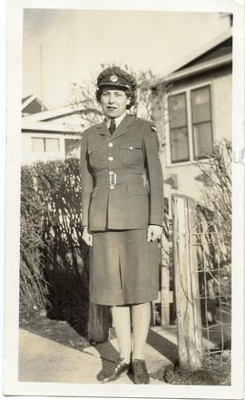 Photo: Servicewoman