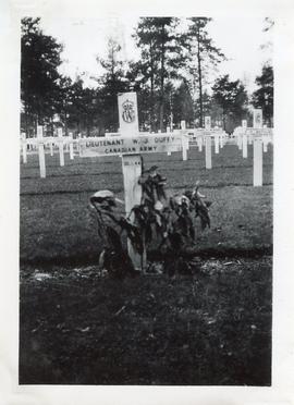 Photo: Gravesite