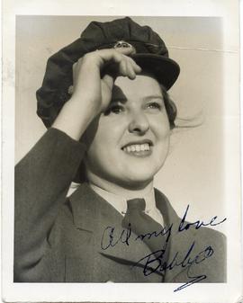 Photo: Servicewoman