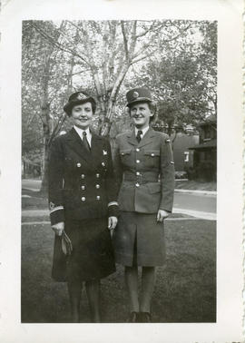 Photo: RCAF and Naval Service Women